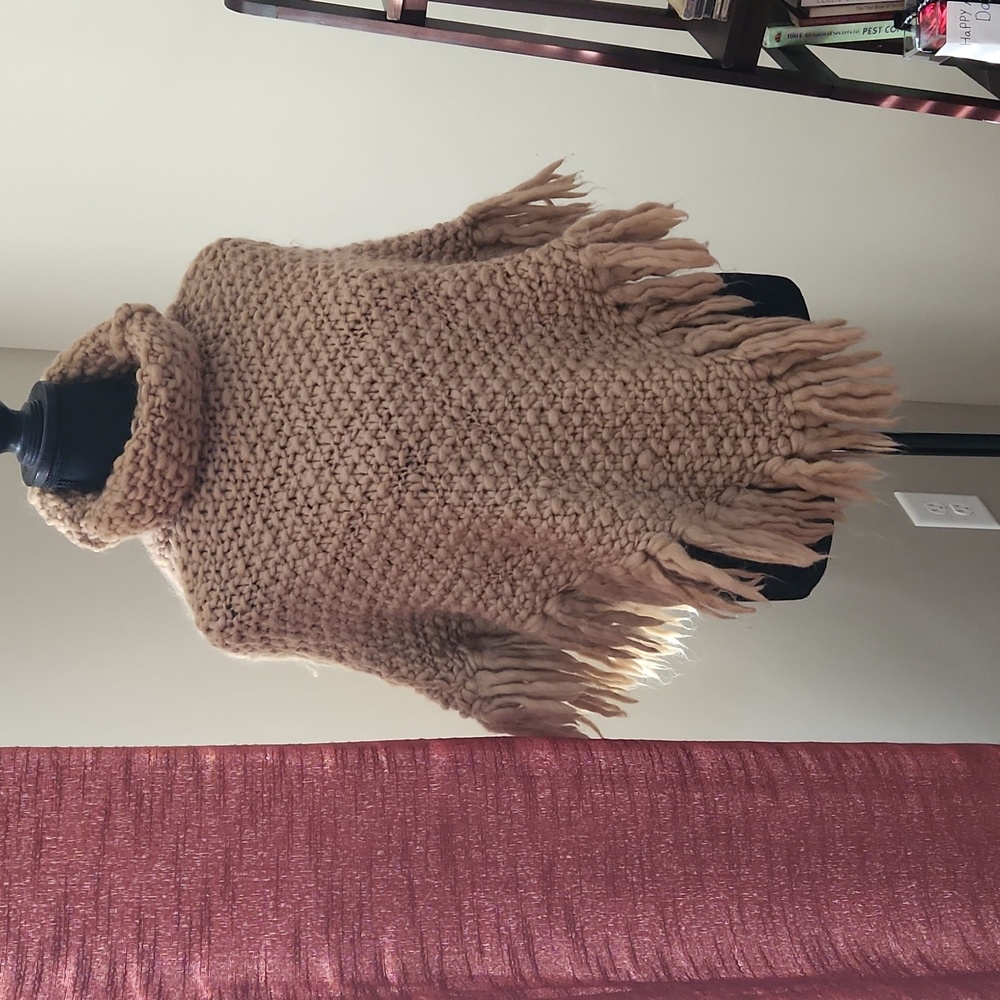 Moda International Poncho